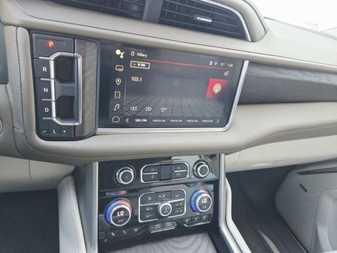 Used 2022 GMC Yukon XL Denali image 22