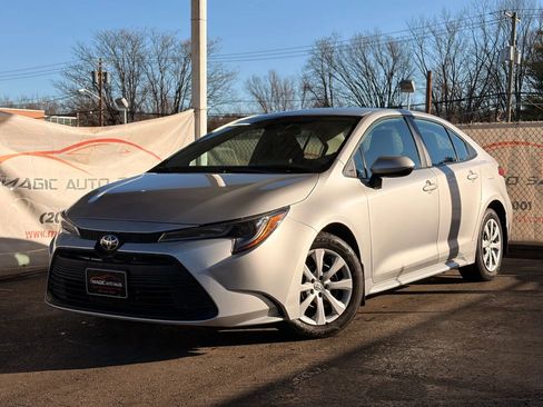Used 2024 Toyota Corolla LE image 46