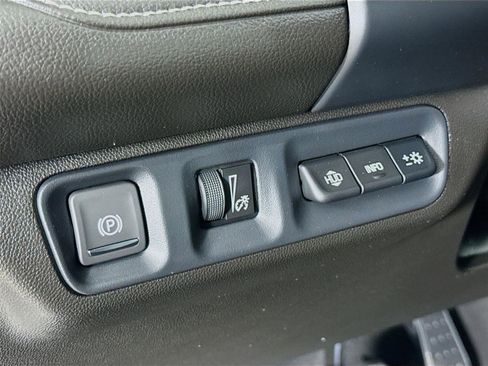 Used 2023 GMC Acadia Denali w/ Denali Ultimate Package AWD/4WD image 12