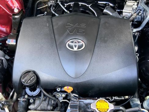 Used 2017 Toyota Highlander XLE FWD image 32