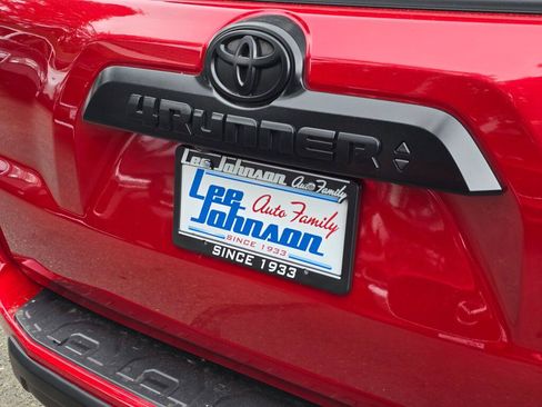 Used 2024 Toyota 4Runner TRD Off-Road Premium w/ Off Road Premium Plus Package AWD/4WD image 15