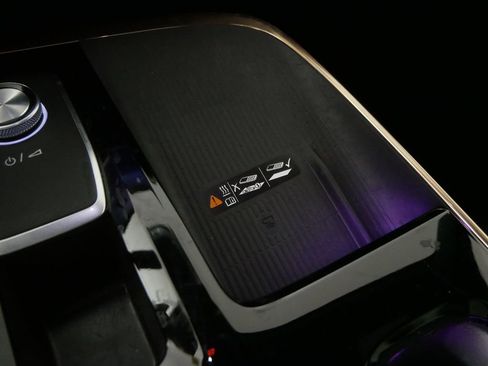 Used 2025 Buick Enclave Avenir image 27