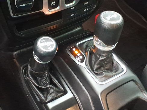 Used 2022 Jeep Wrangler Sport AWD/4WD image 30