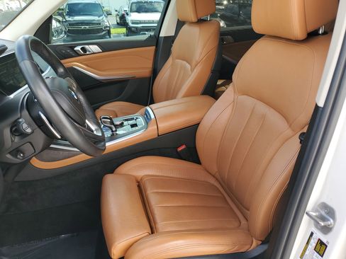 Used 2022 BMW X7 xDrive40i w/ Premium Package image 19