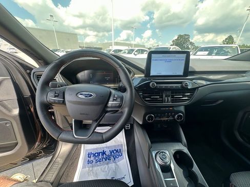 Used 2023 Ford Escape ST-Line image 14