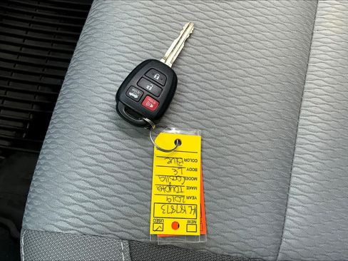 Used 2019 Toyota Corolla LE FWD image 14