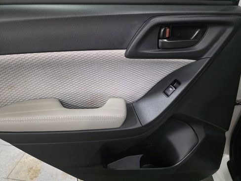 Used 2018 Subaru Forester 2.5i Premium image 11