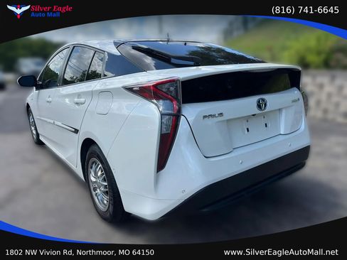 Used 2017 Toyota Prius Two w/ Prius Two Safety Plus Package FWD image 5