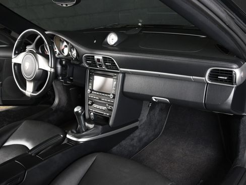 Used 2010 Porsche 911 Carrera 4S AWD/4WD image 9