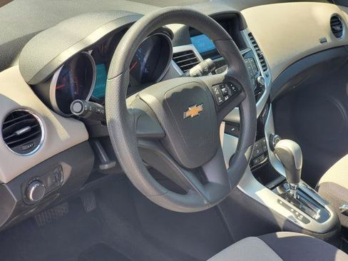 Used 2015 Chevrolet Cruze LS FWD image 6