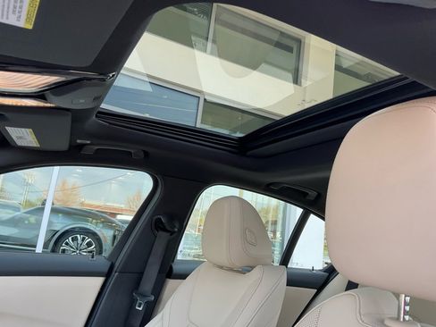 New 2026 BMW 330i Sedan w/ M Sport Package image 21