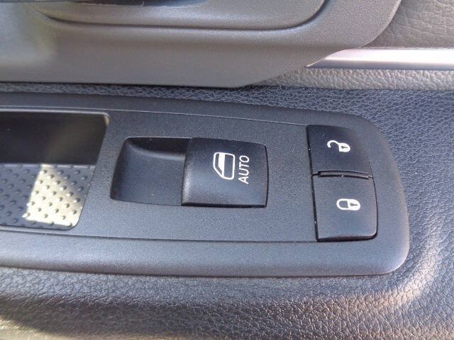 Used 2022 RAM 1500 Classic SLT w/ Electronics Group AWD/4WD image 24