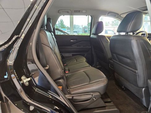 Used 2023 Nissan Pathfinder SL image 31