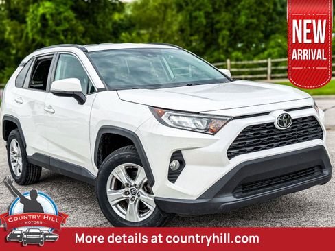 Used 2021 Toyota RAV4 XLE AWD/4WD image 1