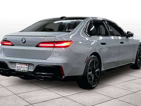 Used 2025 BMW 760i xDrive image 15