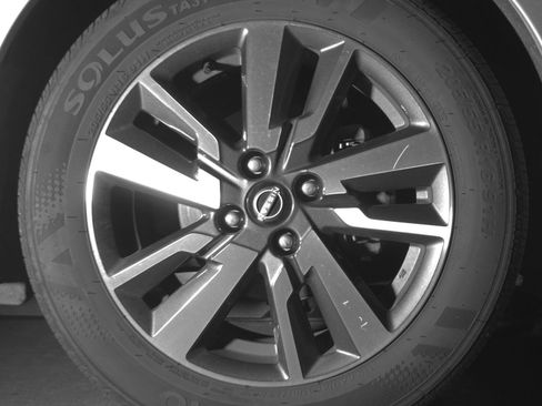 Used 2025 Nissan Versa SV image 10