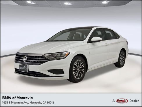 Used 2019 Volkswagen Jetta SE FWD image 1