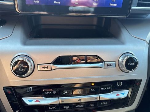 Used 2021 Ford Explorer XLT w/ Equipment Group 202A image 19