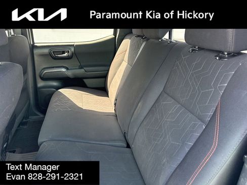 Used 2017 Toyota Tacoma TRD Sport w/ Tow Package RWD image 15