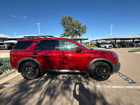 Used 2024 Nissan Pathfinder Rock Creek AWD/4WD image 4