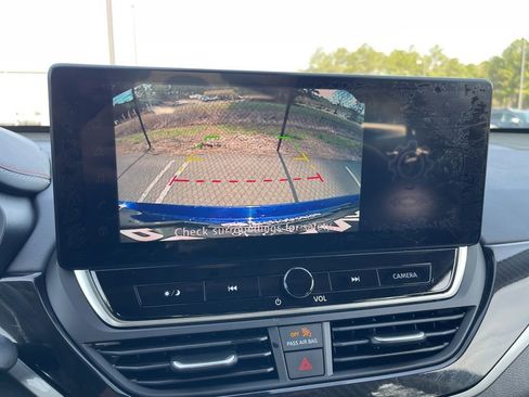 Used 2024 Nissan Altima 2.5 SR w/ SR Premium Package image 11