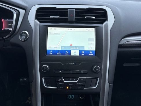 Used 2020 Ford Fusion SE image 5