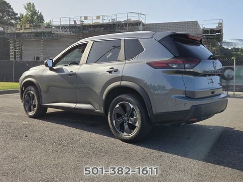 Used 2024 Nissan Rogue SV w/ SV Premium Package AWD/4WD image 3