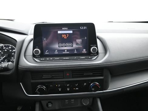 Used 2024 Nissan Rogue S image 16