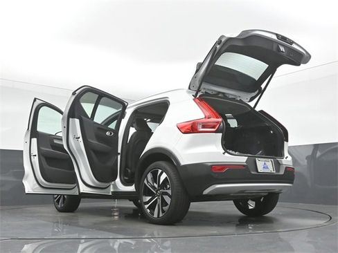 Used 2024 Volvo XC40 B5 Plus w/ Protection Package Premier image 53