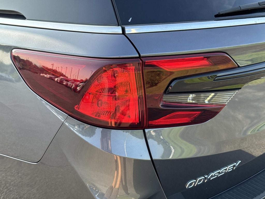 Used 2025 Honda Odyssey EX-L image 10