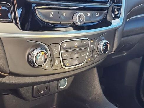 Used 2020 Chevrolet Traverse LT w/ Driver Confidence II Package image 25