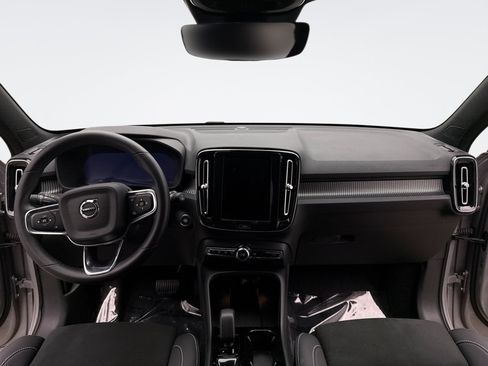 Used 2025 Volvo XC40 B5 Plus AWD/4WD image 14