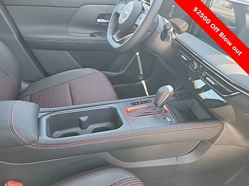 New 2025 Nissan Kicks SR FWD image 40