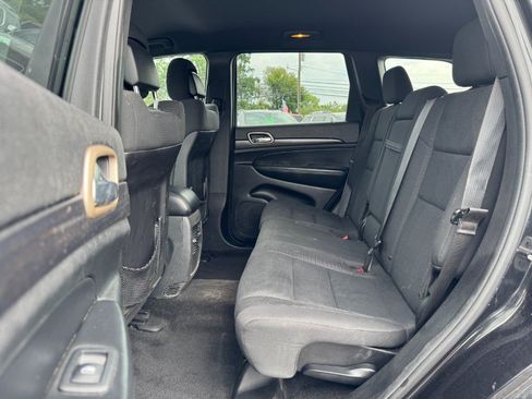 Used 2014 Jeep Grand Cherokee Laredo AWD/4WD image 16