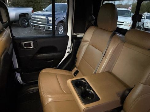 Used 2021 Jeep Gladiator Rubicon image 13
