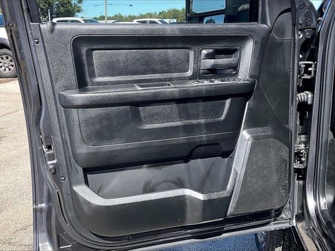 Used 2024 RAM 3500 Tradesman w/ Chrome Appearance Group image 17