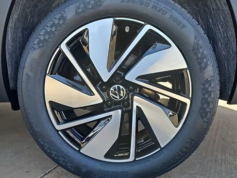 New 2026 Volkswagen Atlas SE FWD image 9