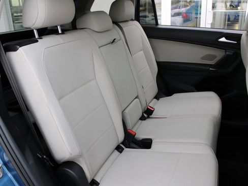 Certified 2020 Volkswagen Tiguan SEL image 25
