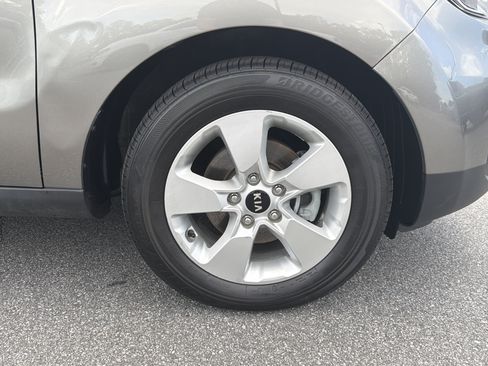 Used 2018 Kia Soul FWD image 14