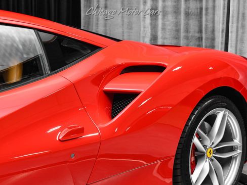 Used 2018 Ferrari 488 GTB image 35