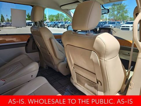 Used 2008 Chrysler Town & Country Limited w/ Entertainment Group #3 FWD image 35