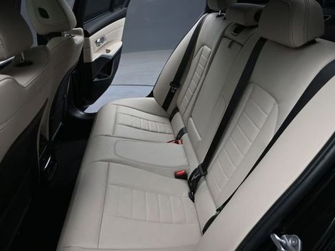 Used 2019 BMW 330i Sedan w/ Premium Package RWD image 19