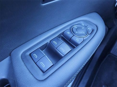 Certified 2025 Cadillac XT6 Premium Luxury image 31