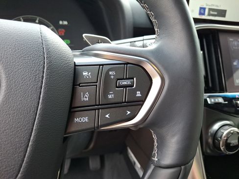 Used 2024 Lexus LX 600 4WD w/ Luxury Package image 19