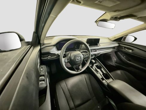Used 2025 Honda Accord SE image 18
