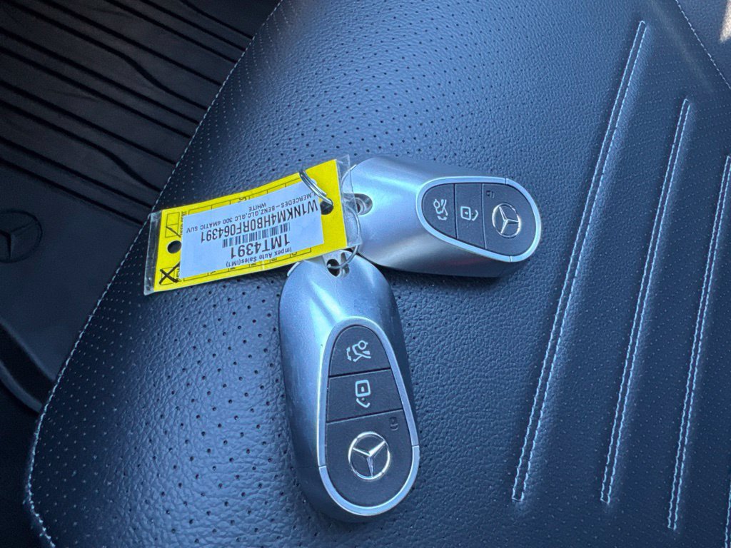 Used 2024 Mercedes-Benz GLC 300 4MATIC image 30