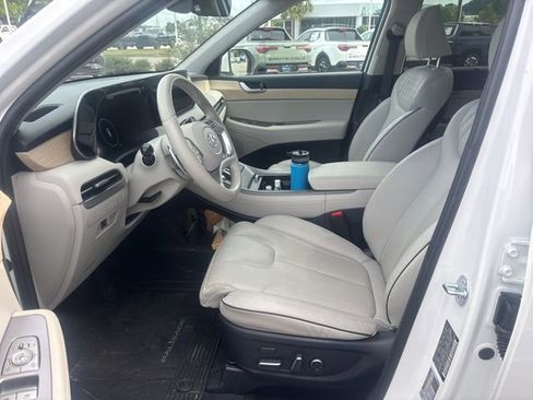 Used 2024 Hyundai Palisade Limited AWD/4WD image 3