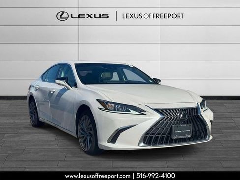 Used 2024 Lexus ES 300h w/ Luxury Package FWD image 1