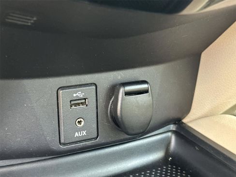 Used 2014 Nissan Rogue SV w/ SV Premium Package FWD image 24