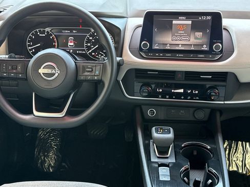 Used 2023 Nissan Rogue SV FWD image 18